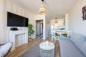 Maklakiewicza 17 - 700m od szpitala MSWiA - 4km do Lotniska Chopina - mały balkon - Piękny widok na centrum Warszawy